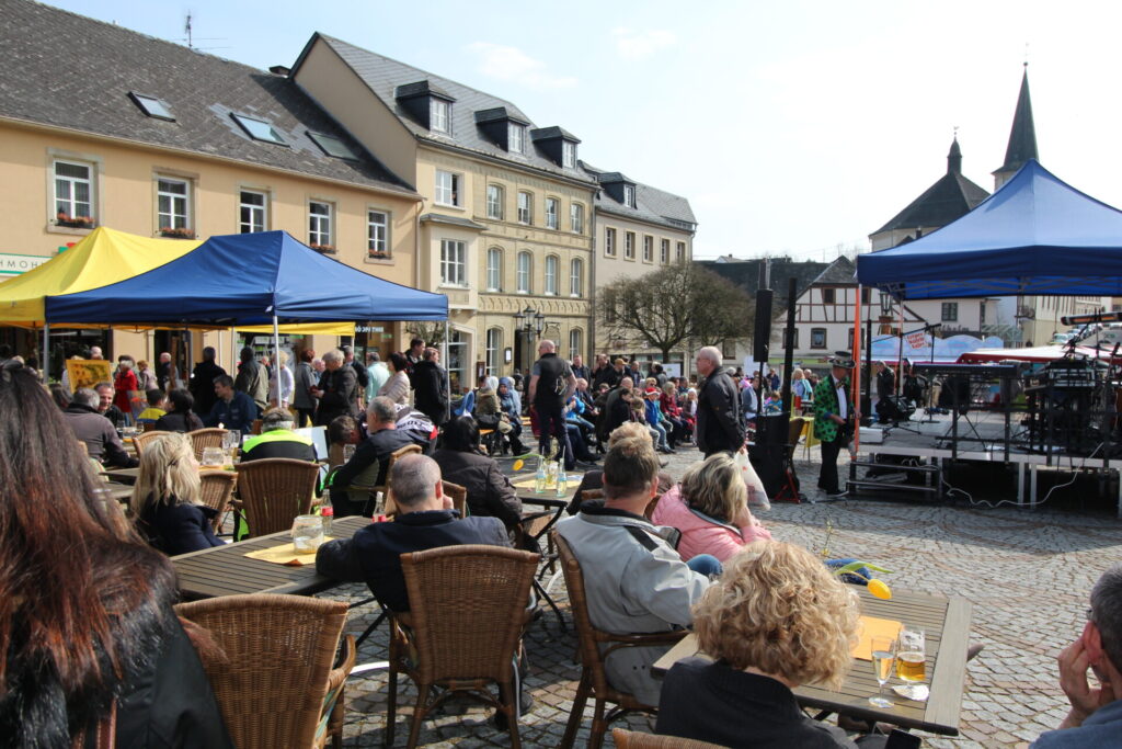 : Kulinarisches, Kunst und Kinderprogramm: Der Waderner Frühling findet am 2. April in Wadern statt - © Stadt Wadern