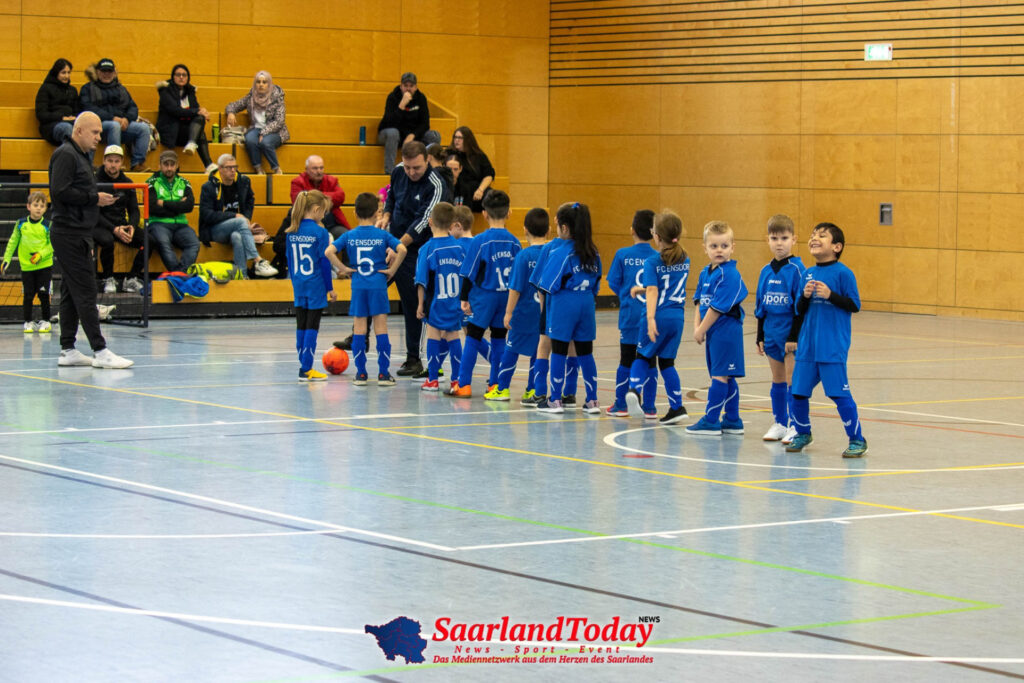 Fußball Jugendturnier vom 02. Dezember 2023 in Ensdorf – Fotos der Spiele